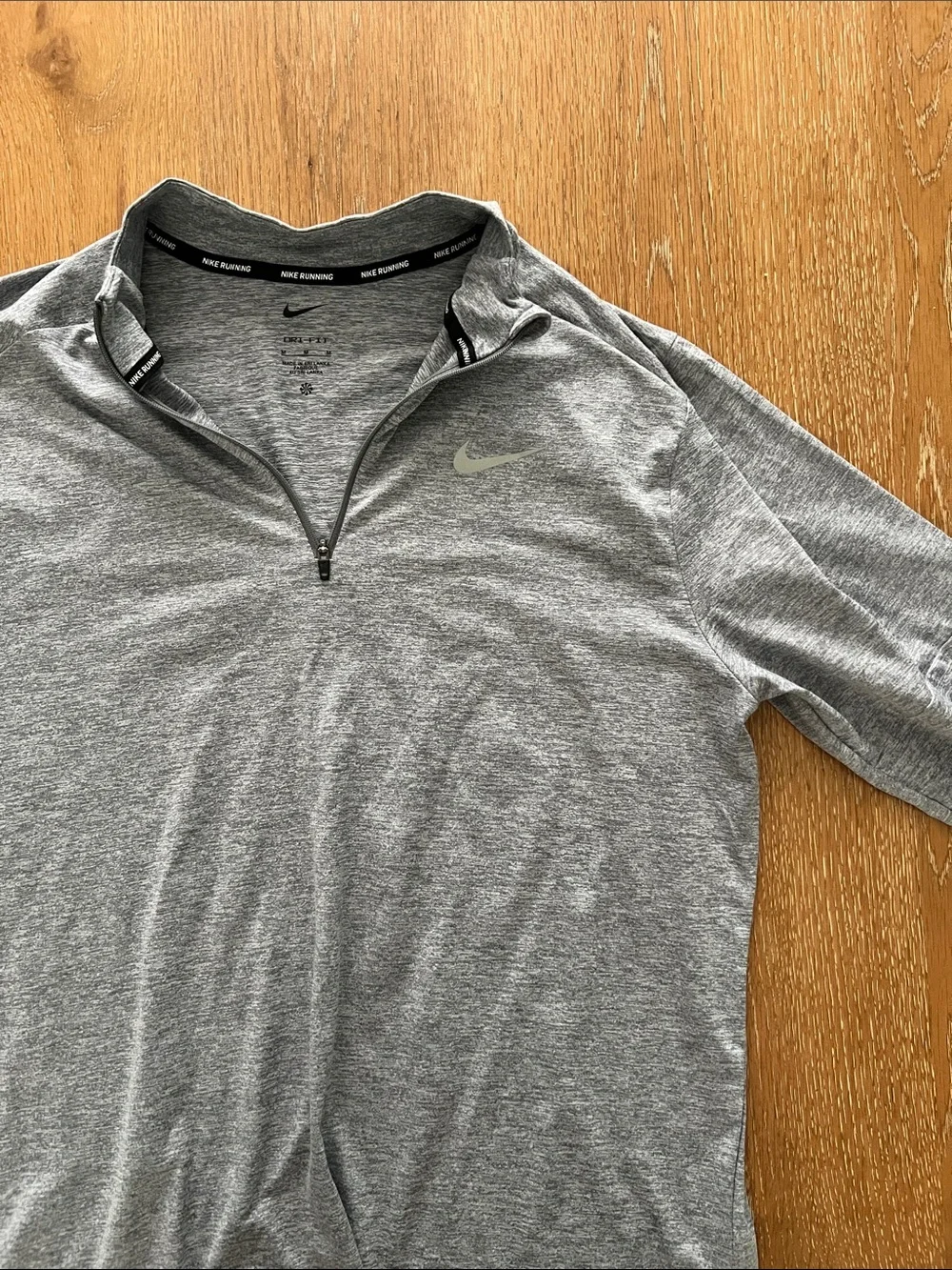 Nike Men’s Light Grey Quarter-Zip Performance Pullover